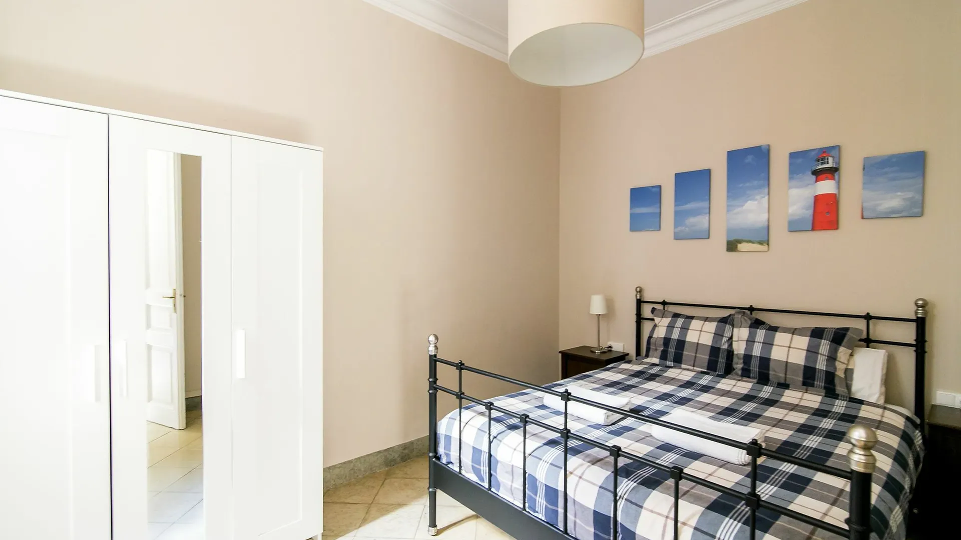 Placa Universitat Apartments برشلونة 0*,  إسبانيا