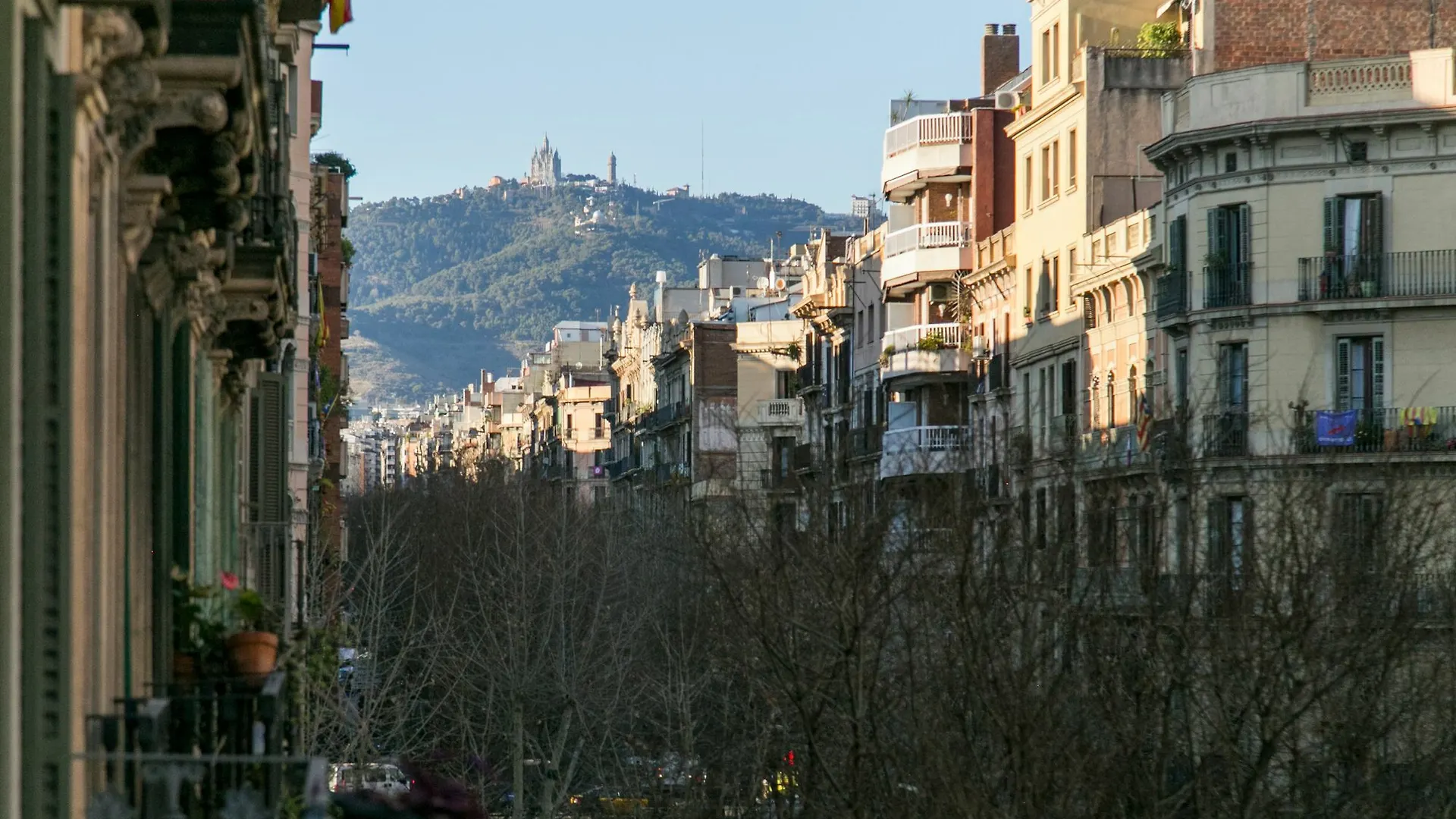 Placa Universitat Apartments برشلونة إسبانيا