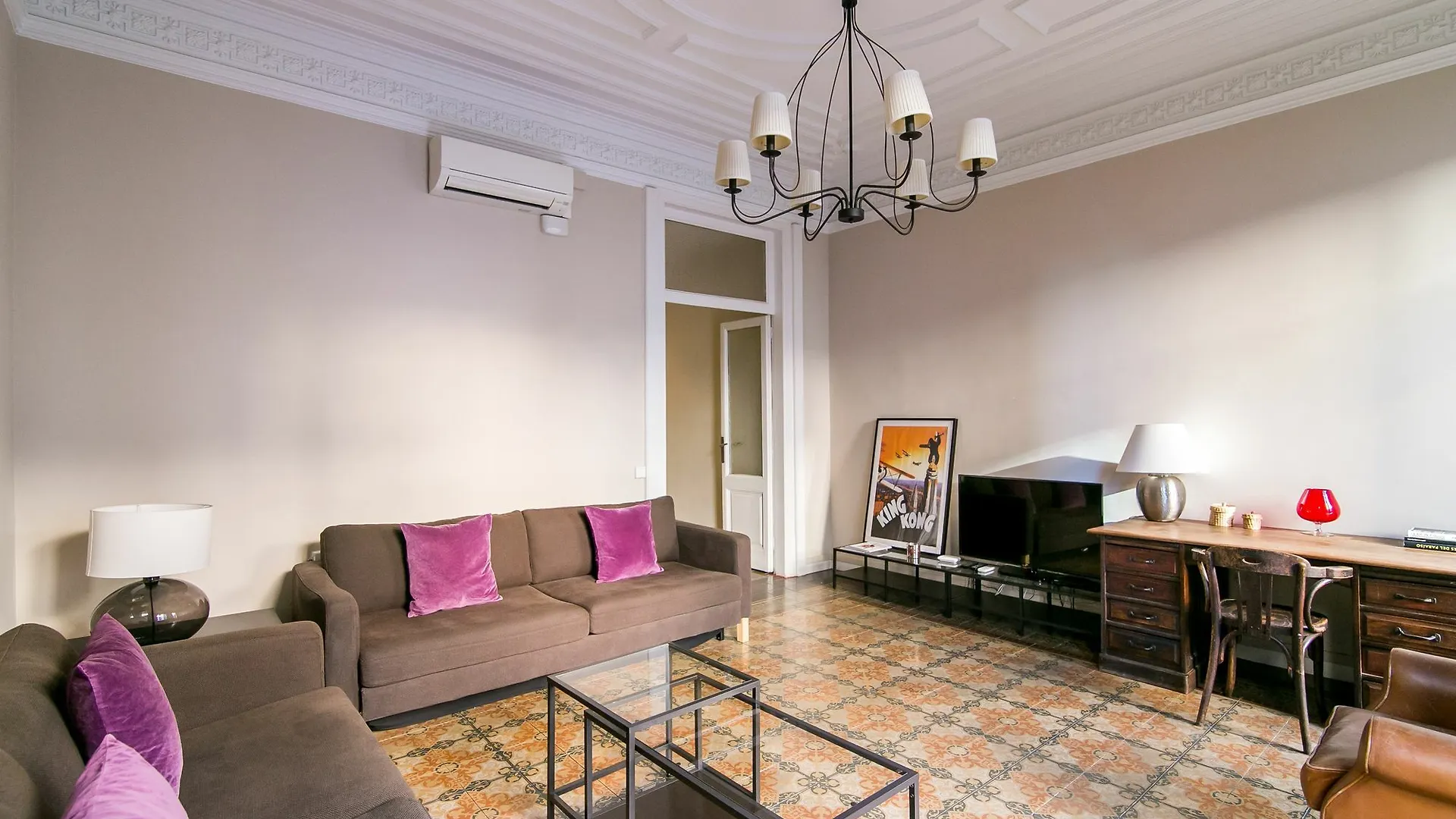 Placa Universitat Apartments برشلونة