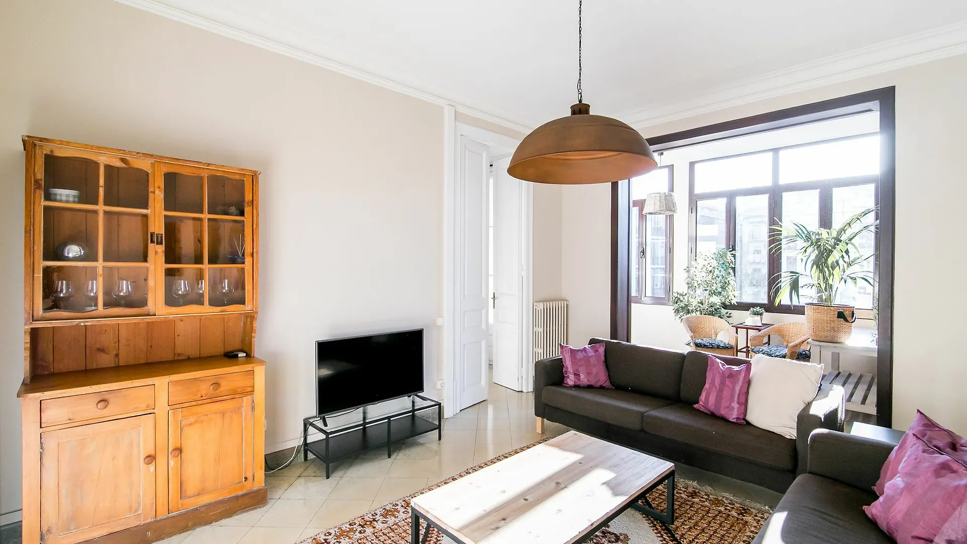 Placa Universitat Apartments برشلونة